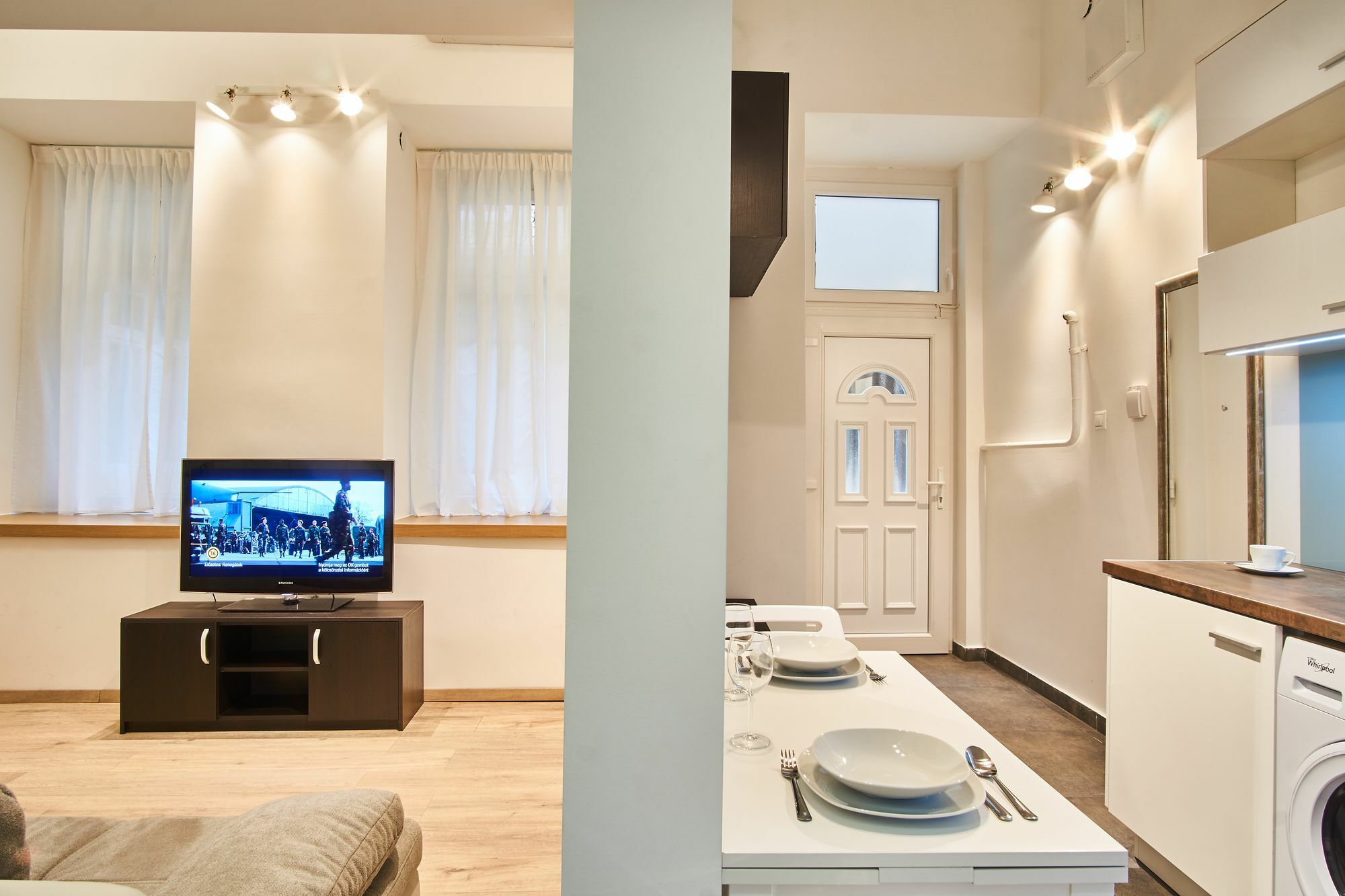 V27 Apartment | Hostaid Βουδαπέστη Εξωτερικό φωτογραφία